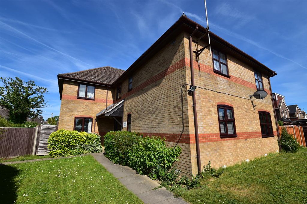 Property photo 1 of 14 Exterior 1.Jpg