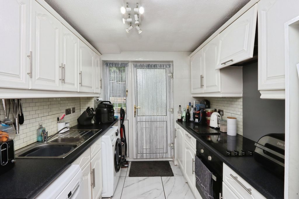 Property photo 3 of 16 Photo