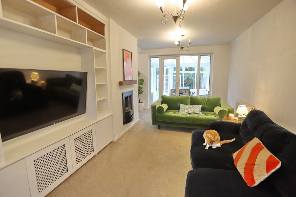 Property photo 3 of 19