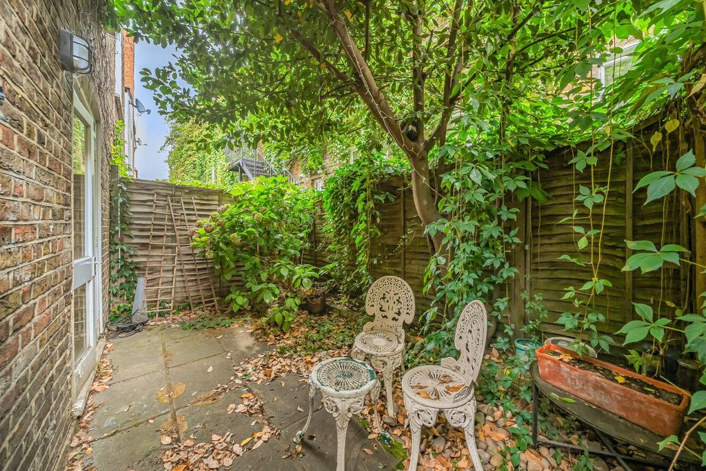 Property photo 3 of 8 Picture 3