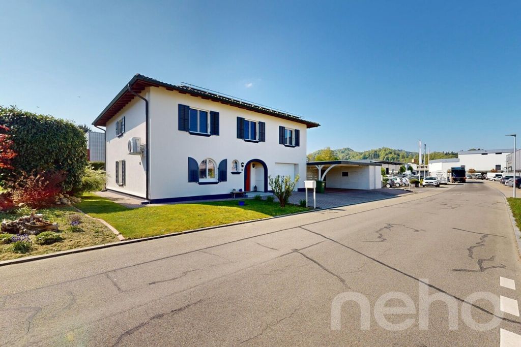 Property photo 1 of 12