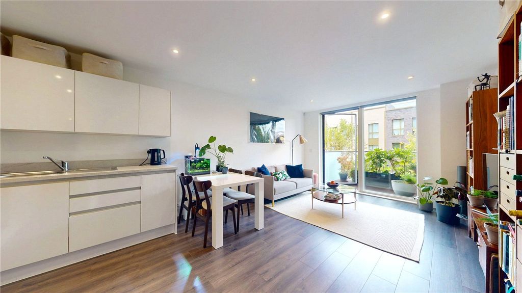 Property photo 2 of 16 Picture 2