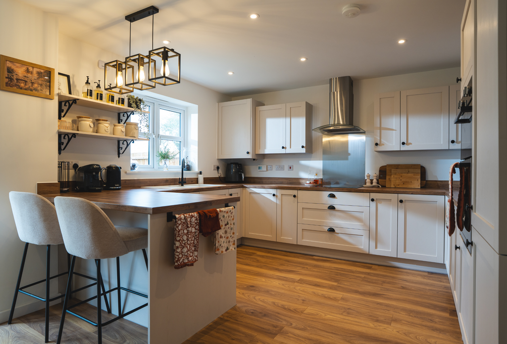 Property photo 3 of 11 The Larch - Kitchen (2)
