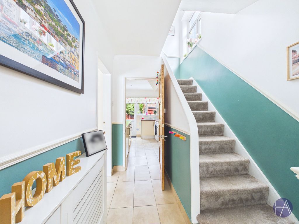 Property photo 2 of 16 5249923
