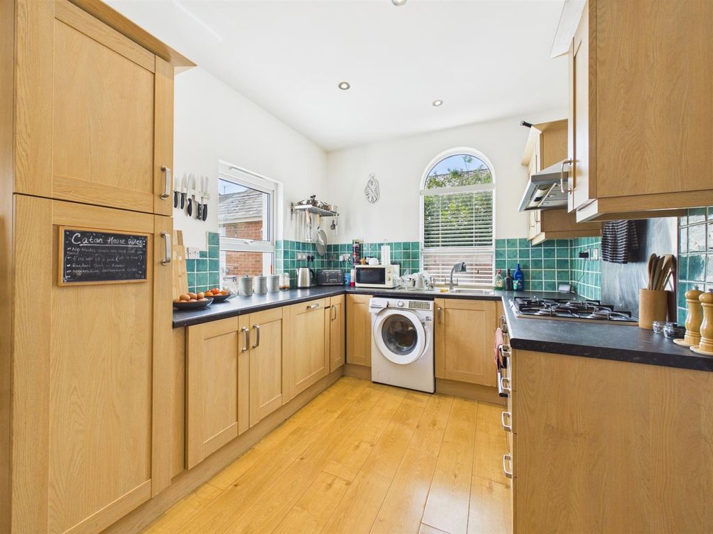 Property photo 3 of 12 Cam02435G0-Pr0276-Still008.Jpg