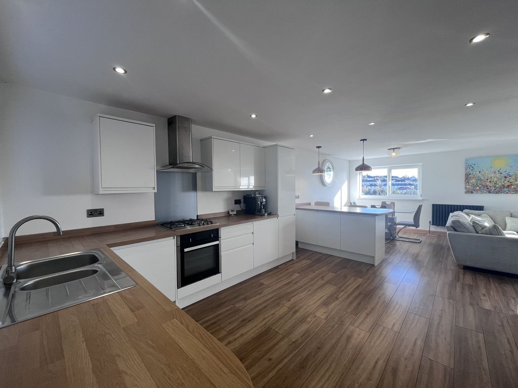 Property photo 3 of 13 Kitchen Diner 1