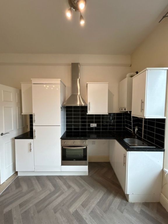 Property photo 3 of 8 Fcacf1B8-6E7F-4E7d-93F7-d3F8465Cbb86