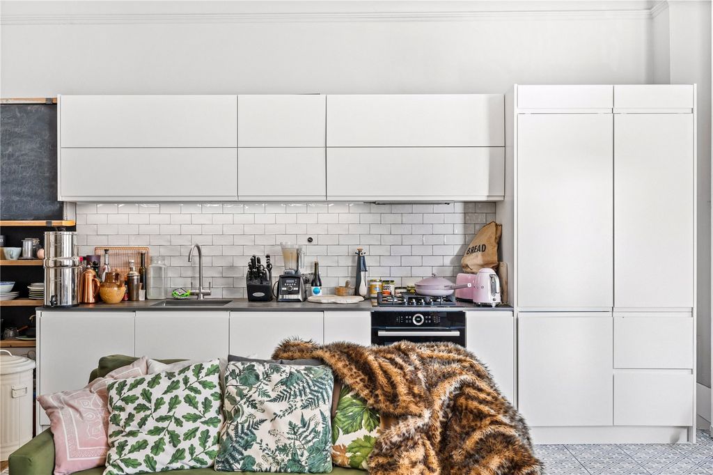 Property photo 2 of 15 Picture No. 30