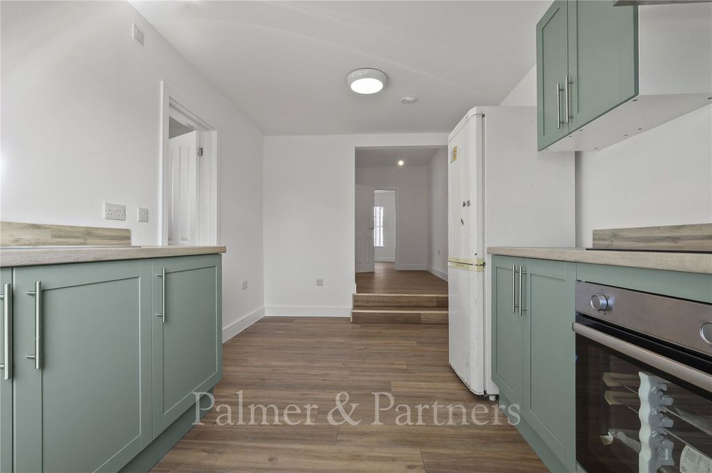 Property photo 3 of 11 Picture No. 13