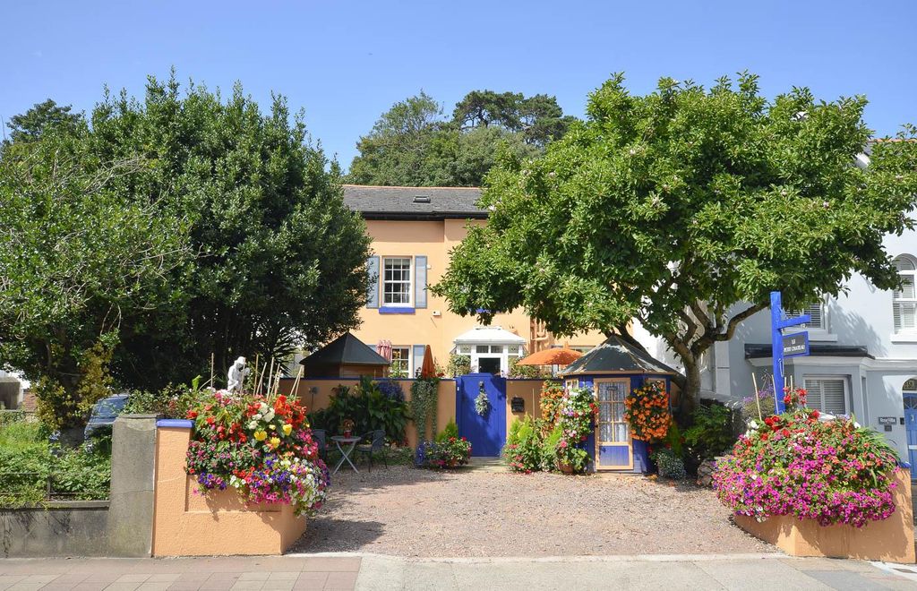 Property photo 1 of 29 Le Petit Chateau Front.Jpg