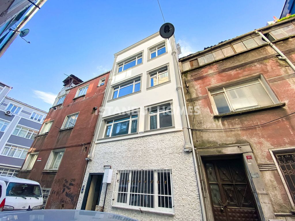 Property photo 1 of 18
