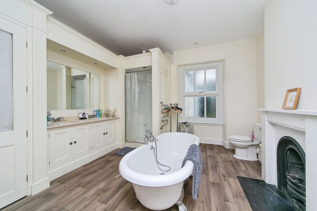 Property photo 3 of 27 Photo