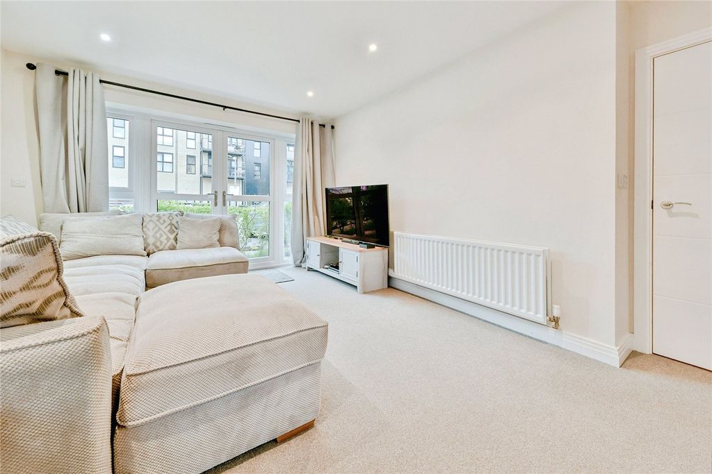 Property photo 3 of 15 Picture No. 11