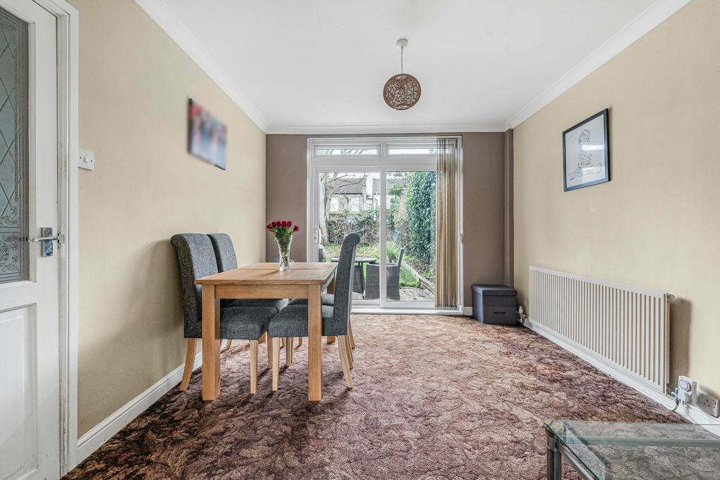 Property photo 3 of 10 Dining Room