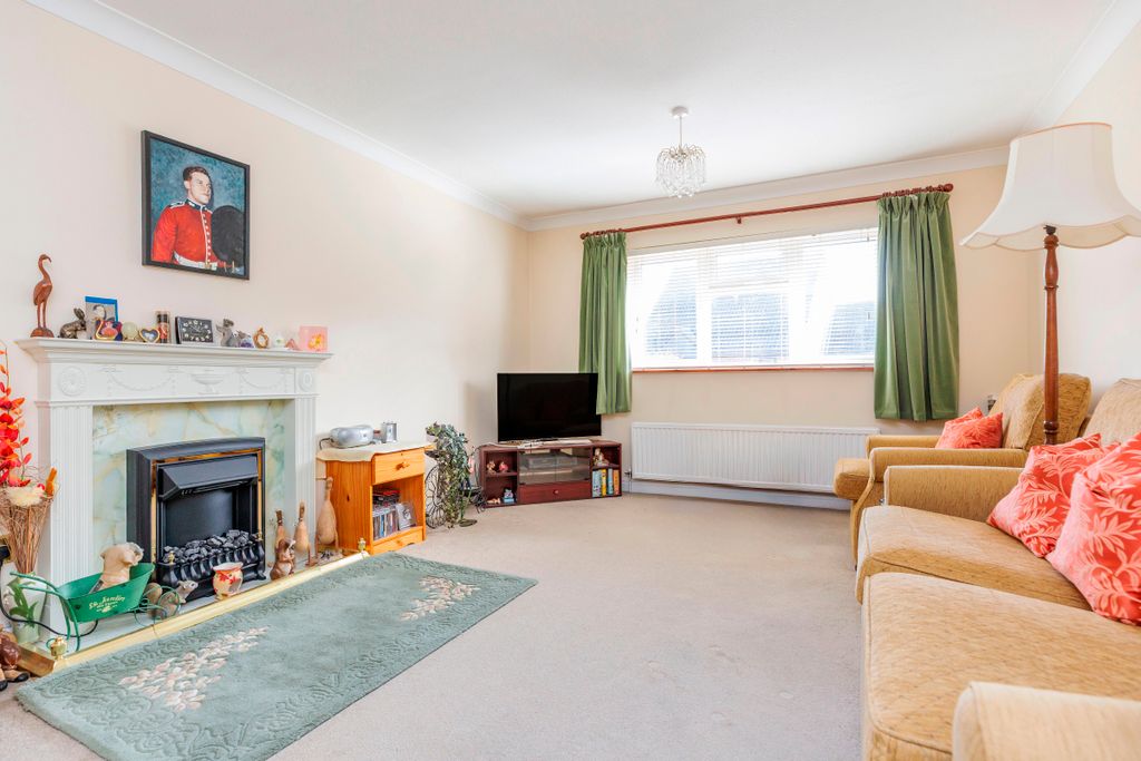 Property photo 3 of 11