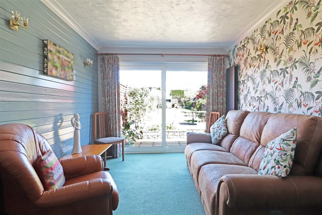 Property photo 3 of 24