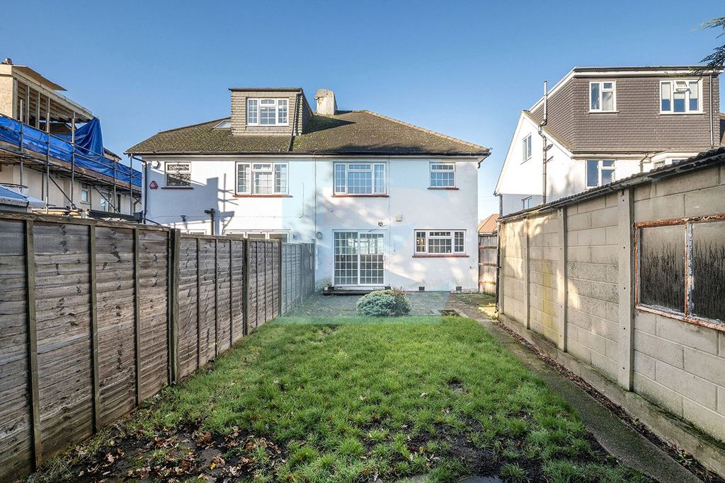 Property photo 3 of 19 Picture No. 32