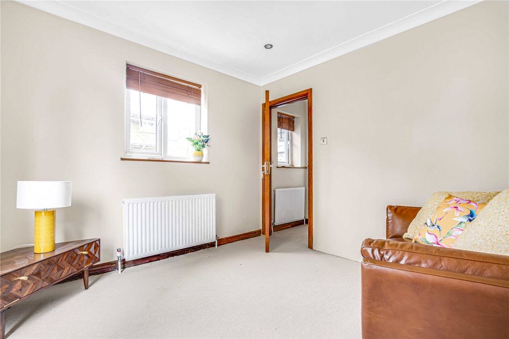 Property photo 3 of 12 Picture No. 23