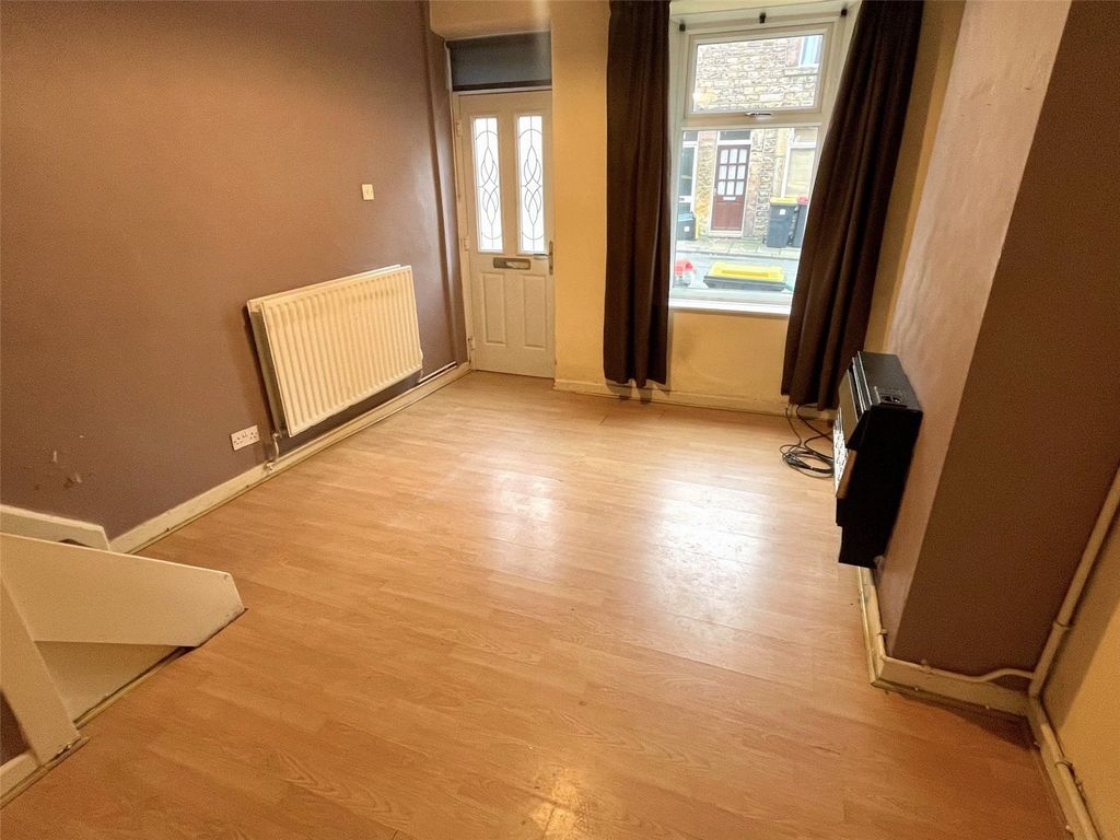 Property photo 2 of 13 Lounge