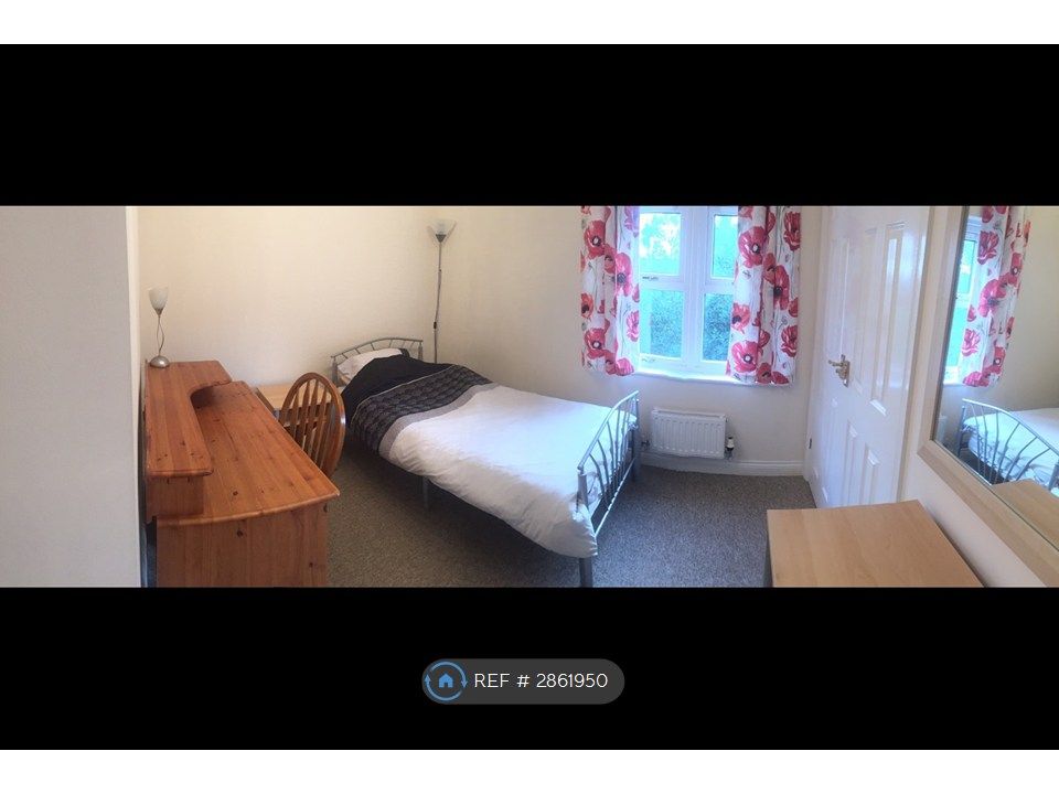 Property photo 1 of 5 Single Back Bedroom