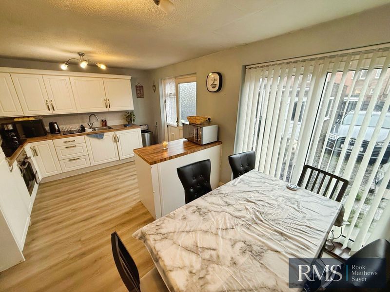 Property photo 3 of 8 Photo 5