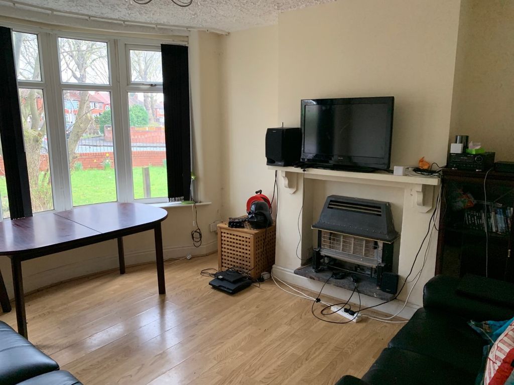 Property photo 2 of 9 Living Room