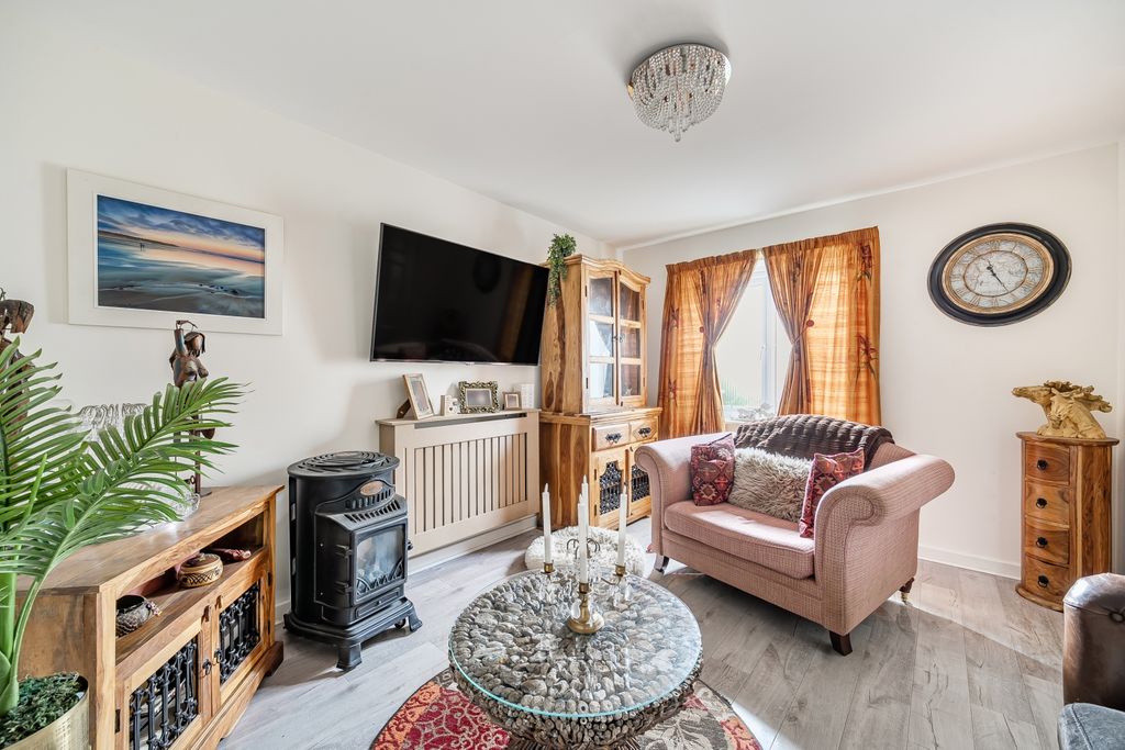 Property photo 2 of 16 1365475-15-68E7970Ae8Edc