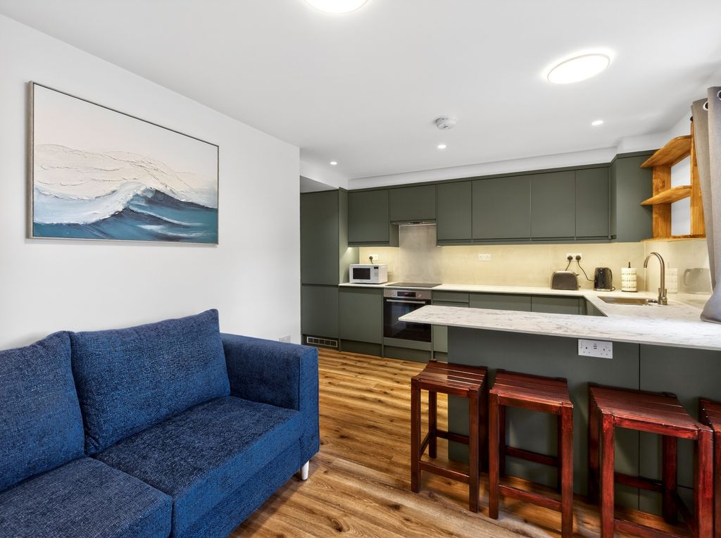 Property photo 1 of 18 Reception/Kitchen