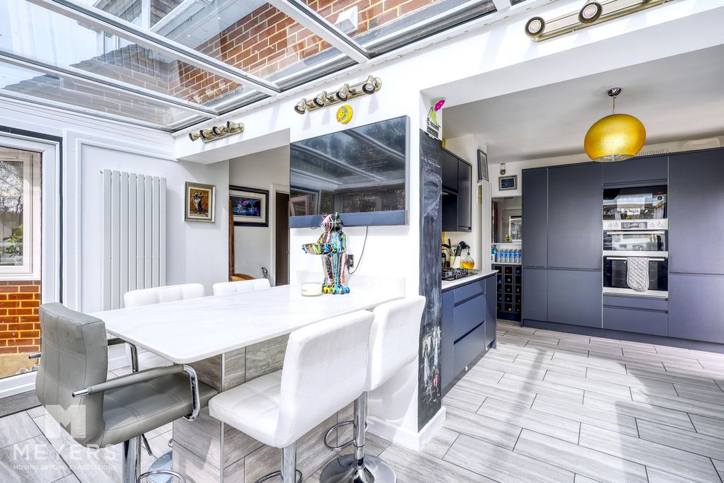 Property photo 2 of 34