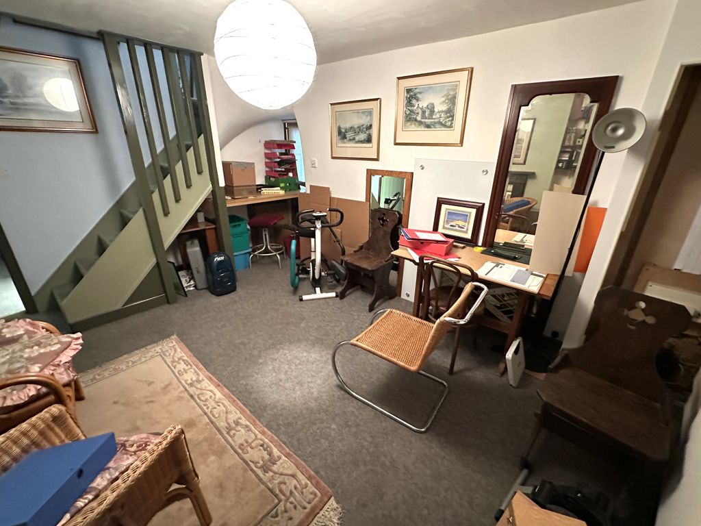 Property photo 2 of 24