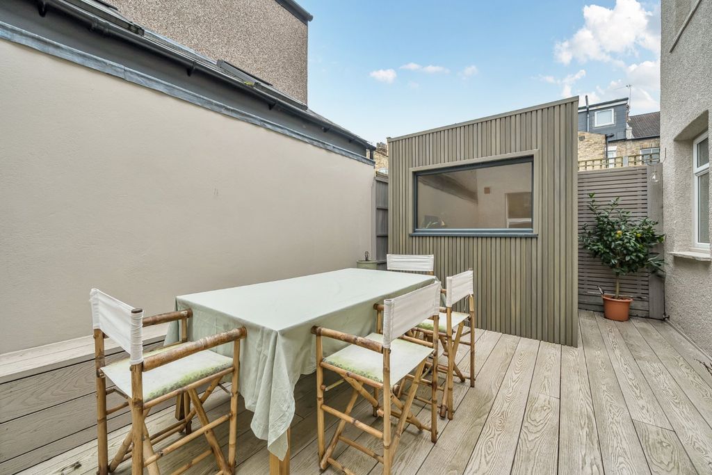 Property photo 2 of 13 Picture No. 11