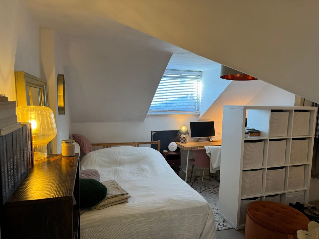 Property photo 3 of 7 Room 3