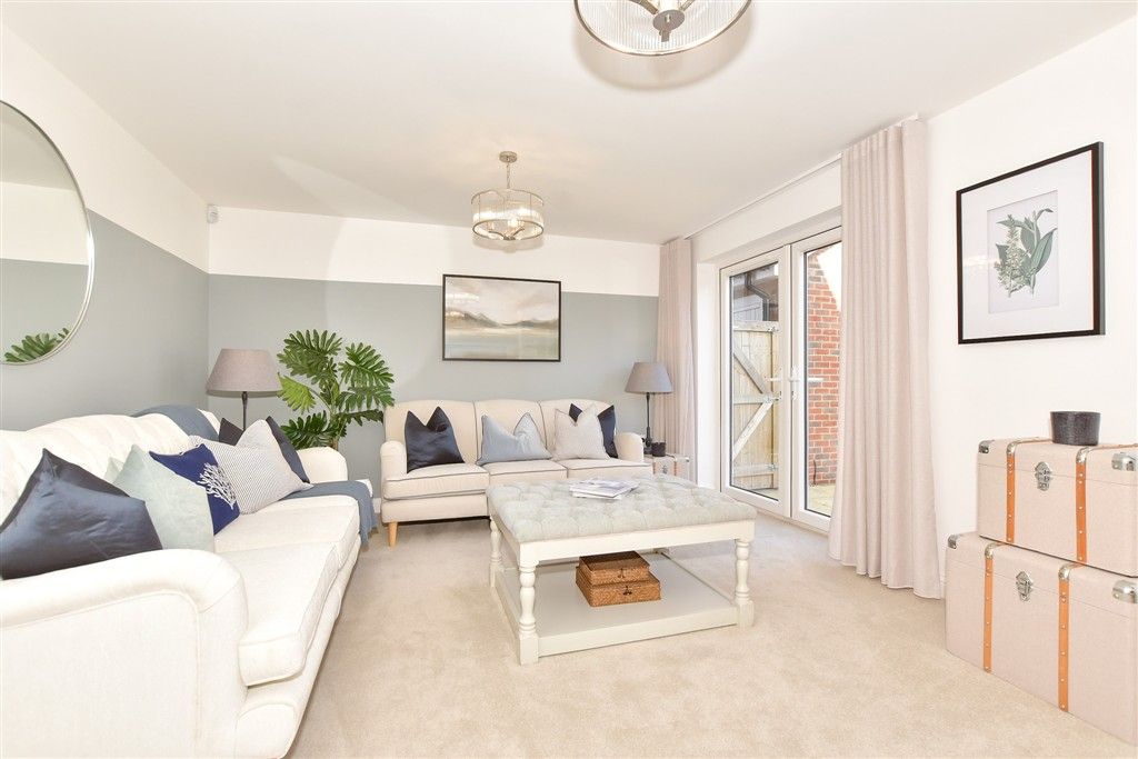 Property photo 2 of 14 Lounge