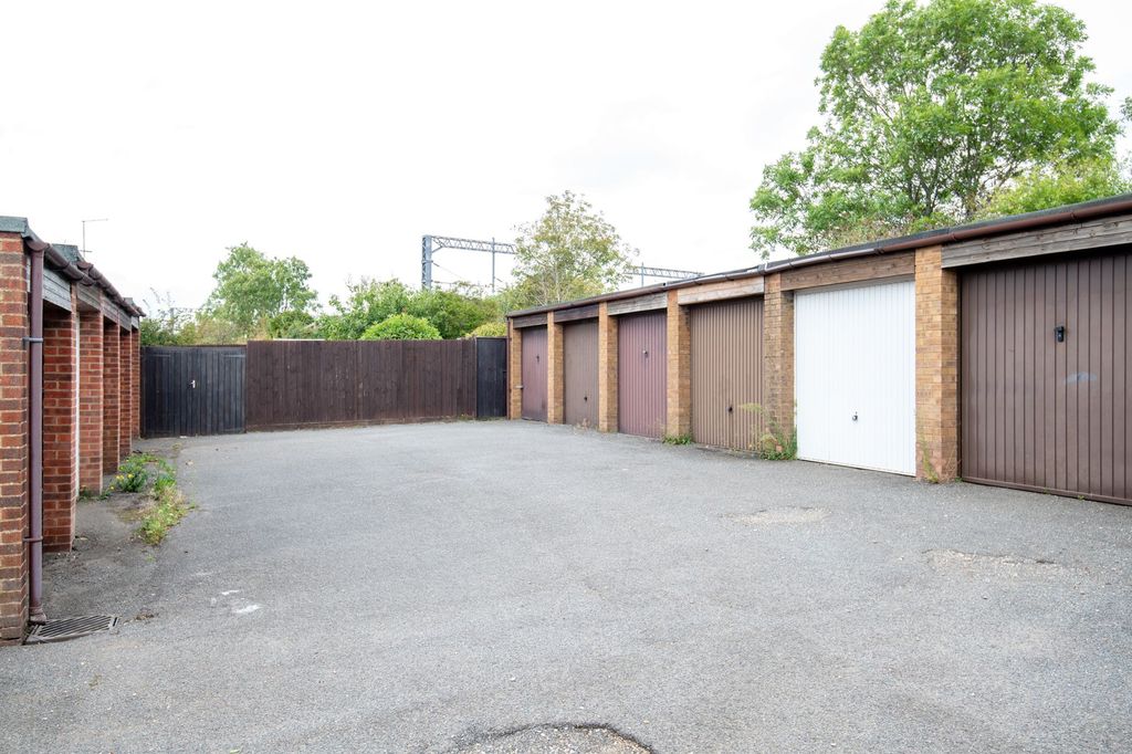 Property photo 2 of 11