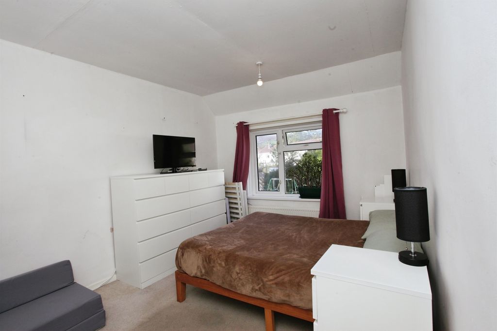 Additional image 11 of 2 bed flat for saleTrem Twyn Barlwm, Two Locks, Cwmbran NP44