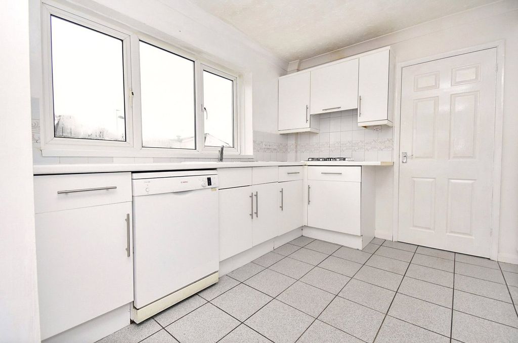 Property photo 2 of 11 Picture No. 34