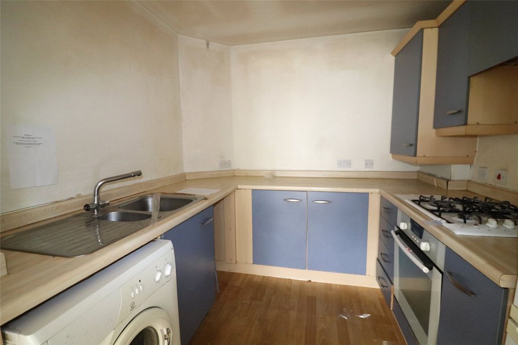 Property photo 2 of 9 Picture No. 12