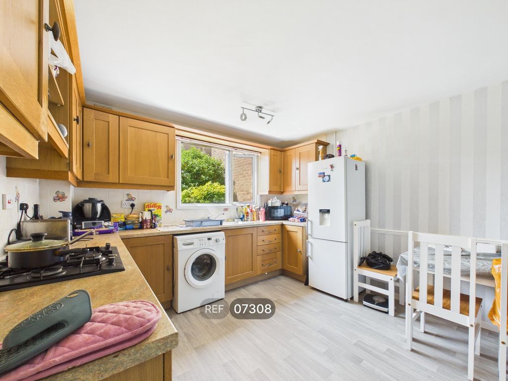 Property photo 1 of 14 Kitchen