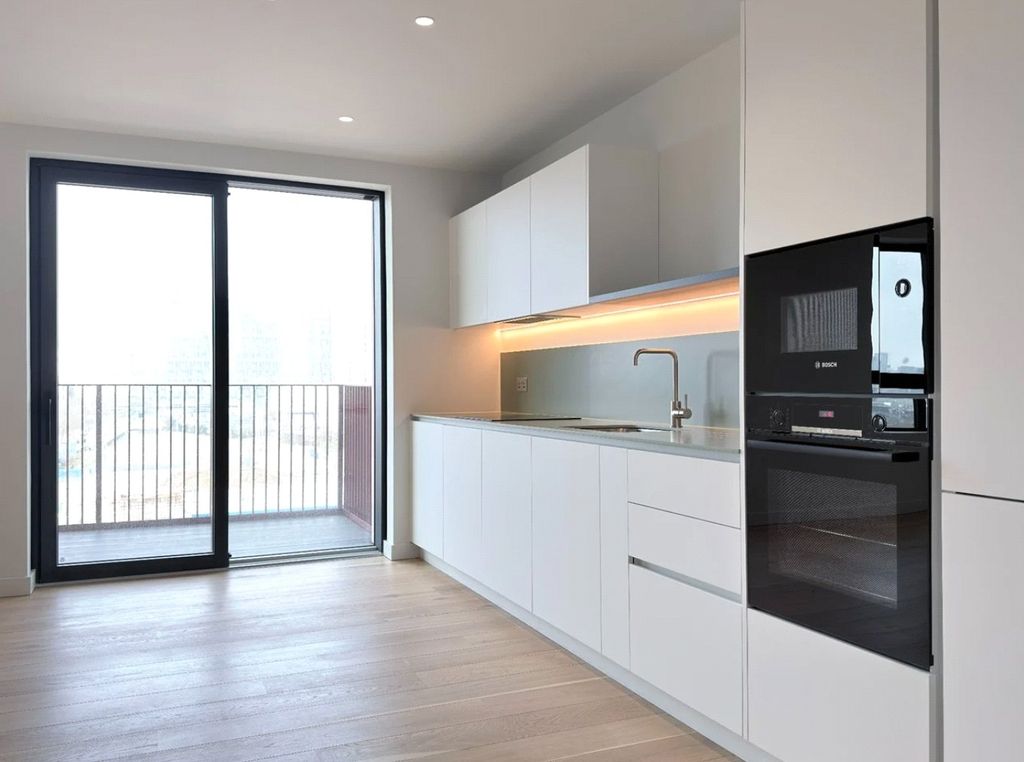 Property photo 1 of 5 Picture No. 14