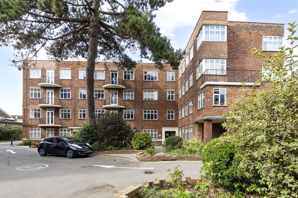 Property photo 1 of 13 Dyke Road, Fairways, 51-012.Jpg