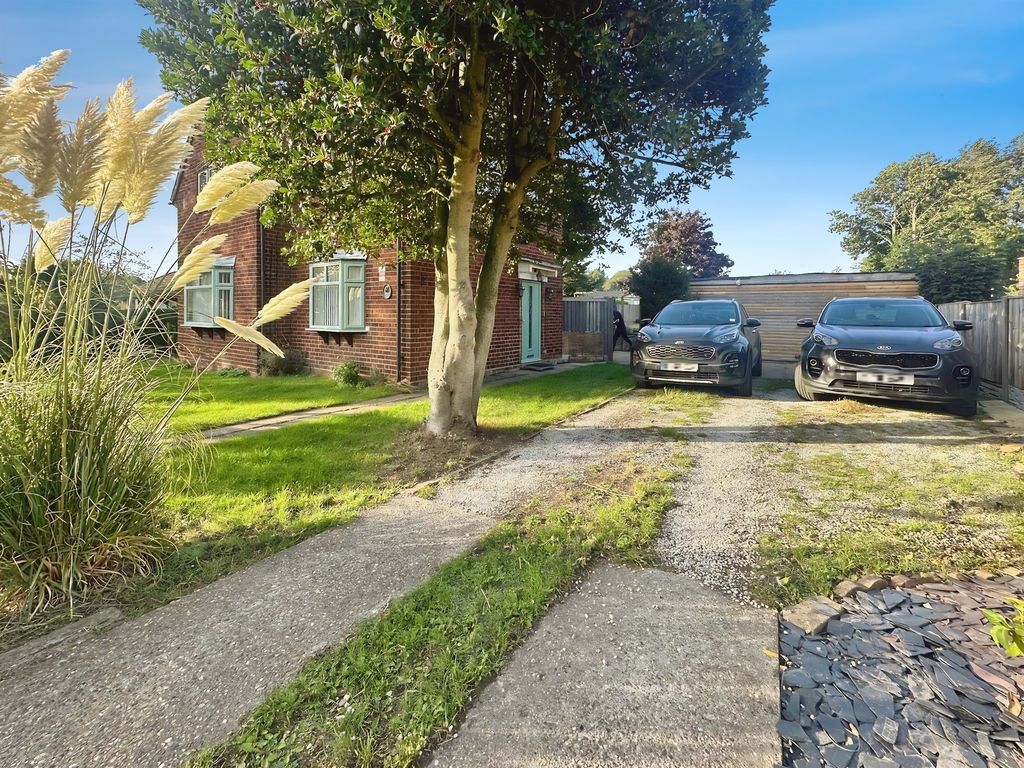 Property photo 2 of 25