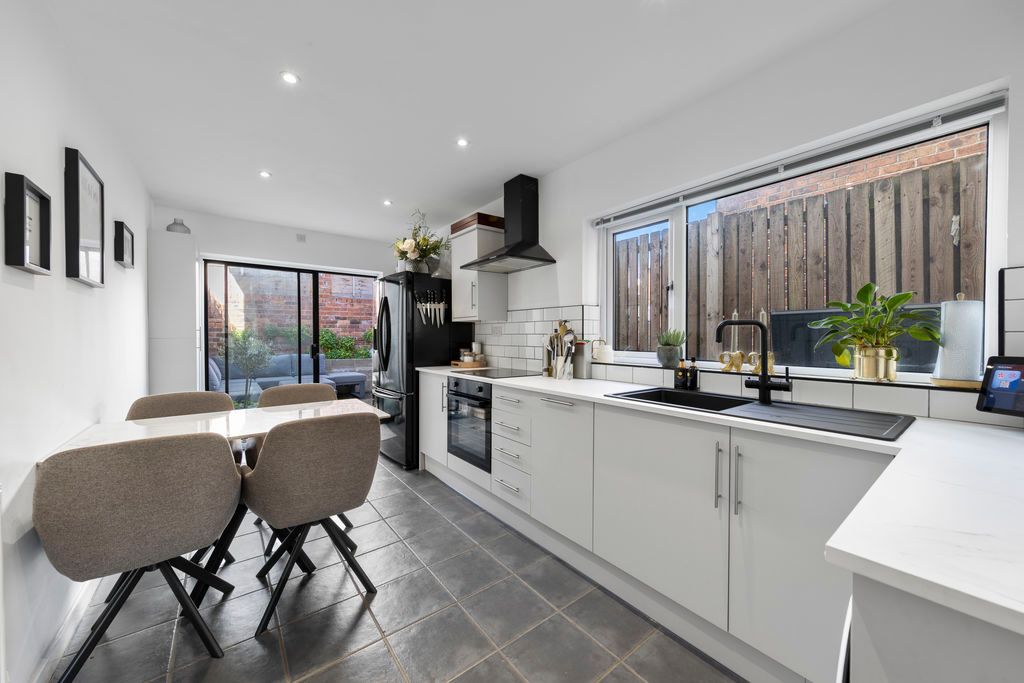 Property photo 3 of 24 Kitchen Diner