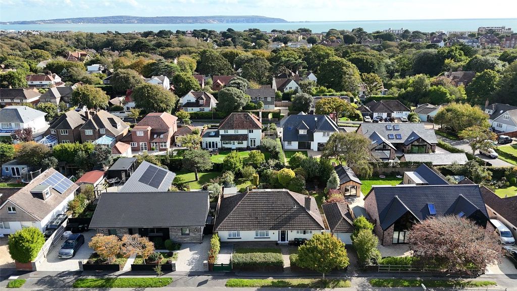 Property photo 1 of 24 Picture No. 30