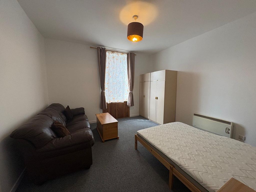 Property photo 2 of 4 Picture No. 06