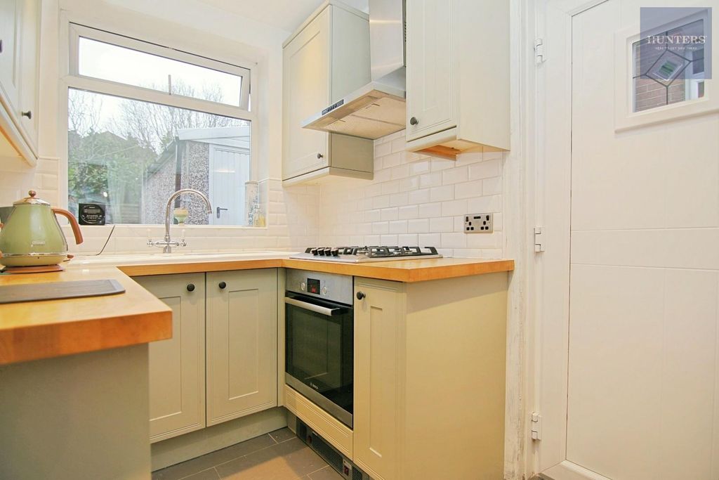 Property photo 2 of 19 Kitchen