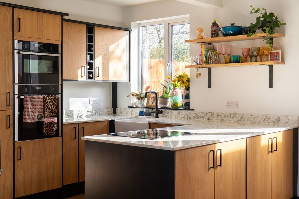 Property photo 2 of 32