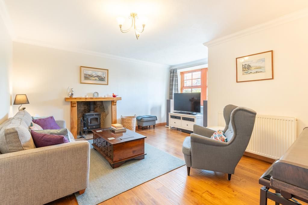 Property photo 3 of 31 Cup1468Seg Living Room.Jpg