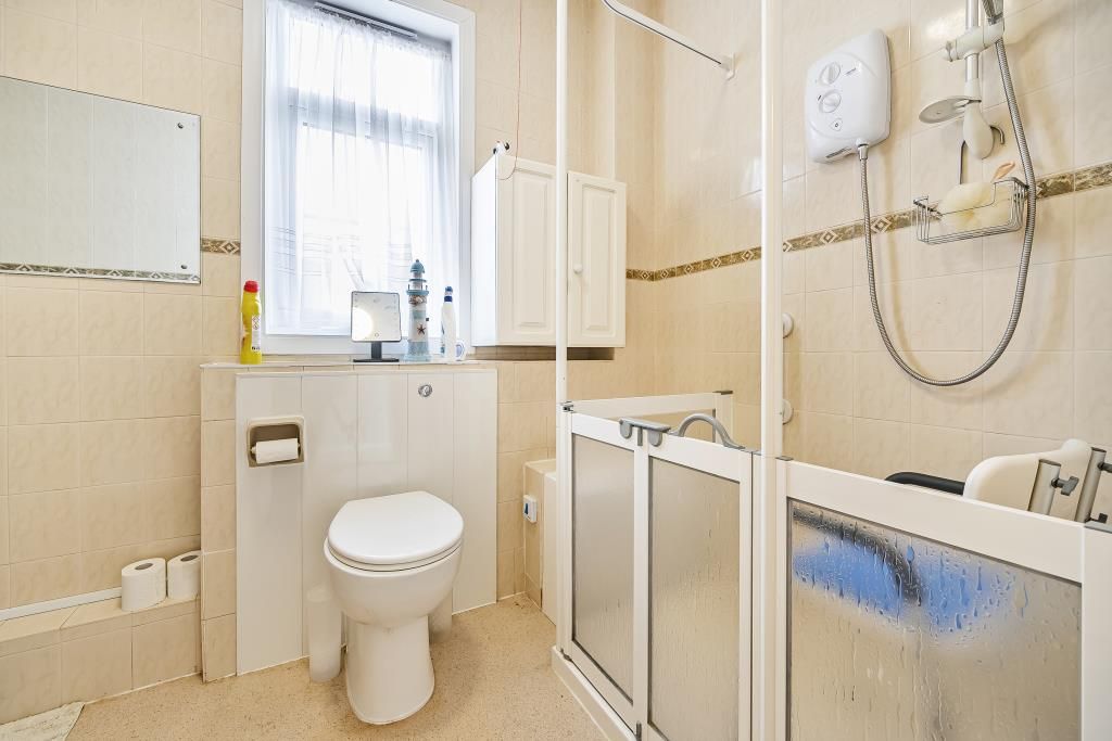 Property photo 2 of 12 Bathroom