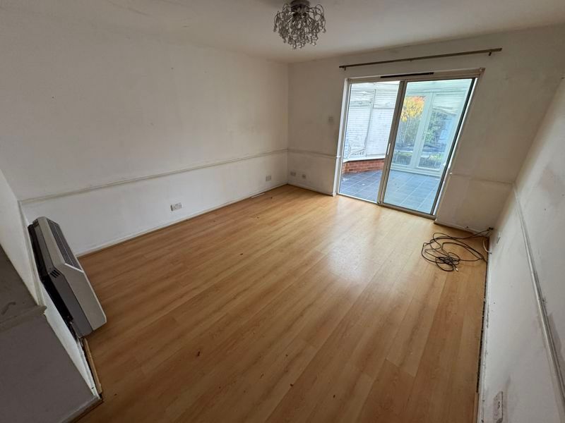 Property photo 3 of 9 Photo 5