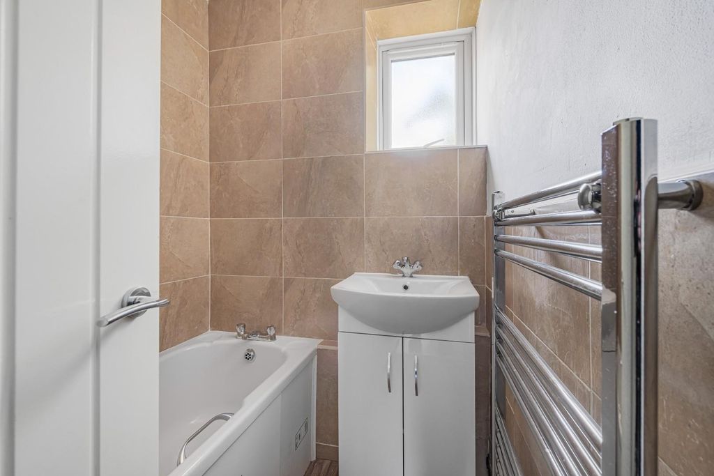 Property photo 3 of 17 5_64750.Jpg